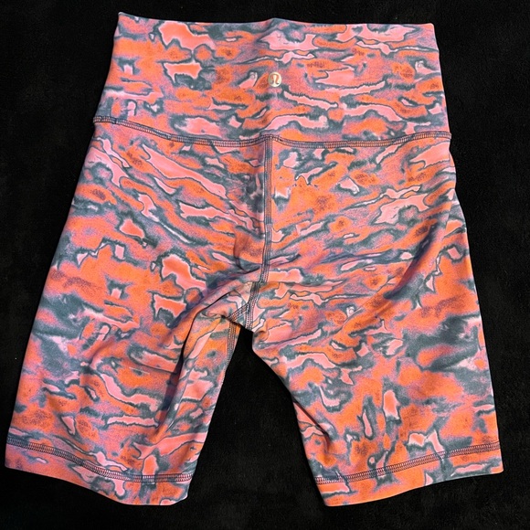 Lululemon tie dye shorts - Picture 2 of 3